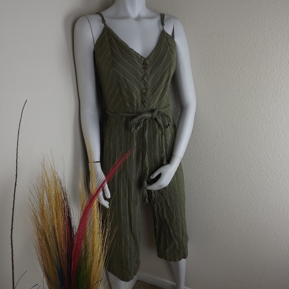 Beautiful Forest Green Crew Neck Jumpsuit - Picture 3 of 7